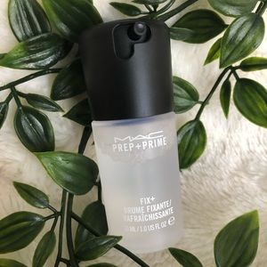 ⚡️ *FREE WITH BUNDLE* MAC Fix+ Spray* ⚡️